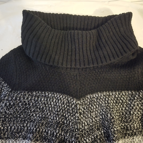 Apt 9 Women's Size M Mock Turtleneck Sweater Tunic with Black Gray White Knit - Picture 9 of 15